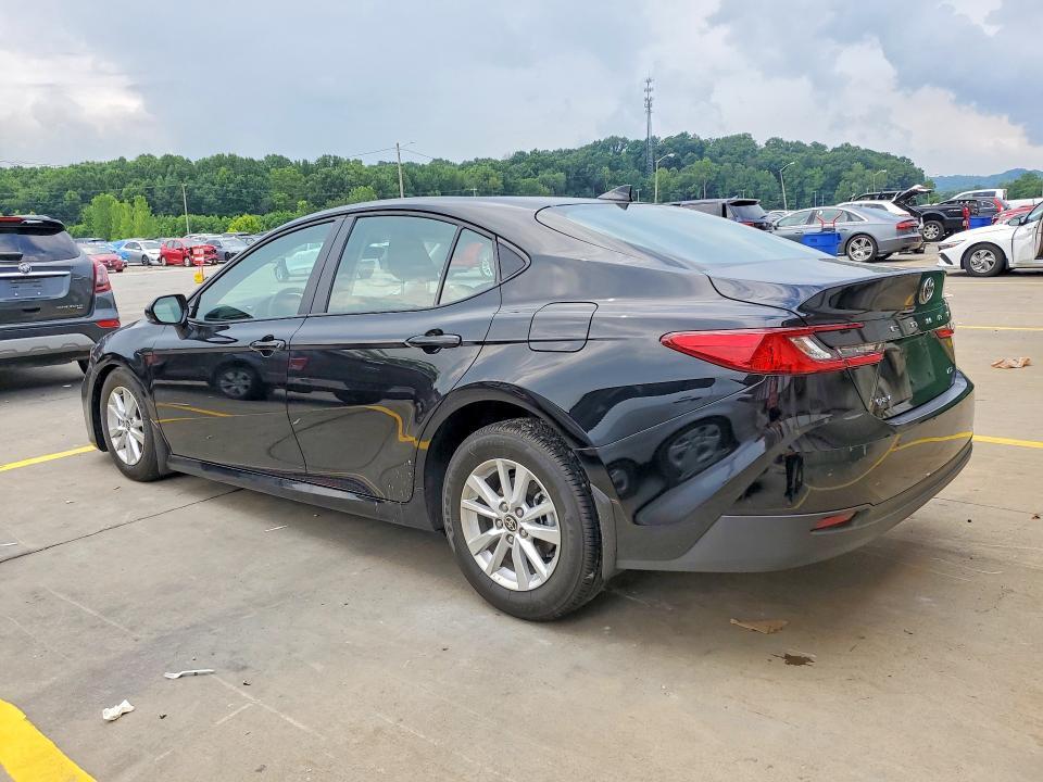 2026 TOYOTA CAMRY LE — Фото 2 из 12