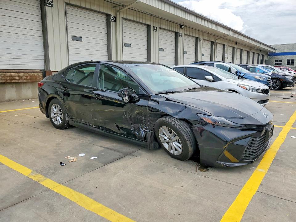 2026 TOYOTA CAMRY LE — Фото 4 из 12