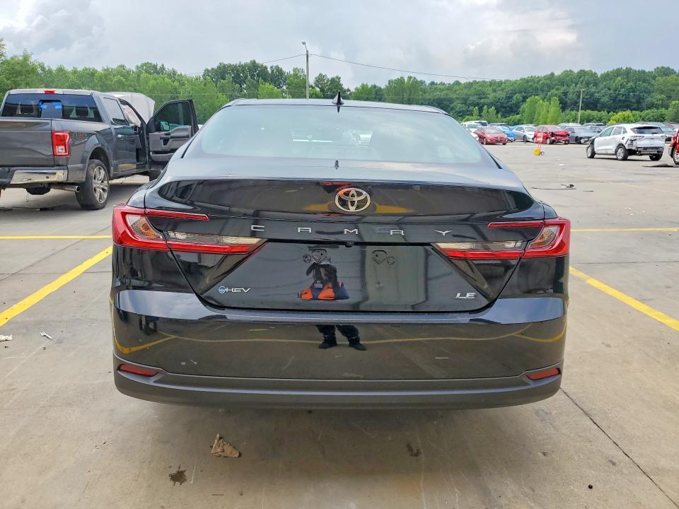 2026 TOYOTA CAMRY LE — Фото 6 из 12