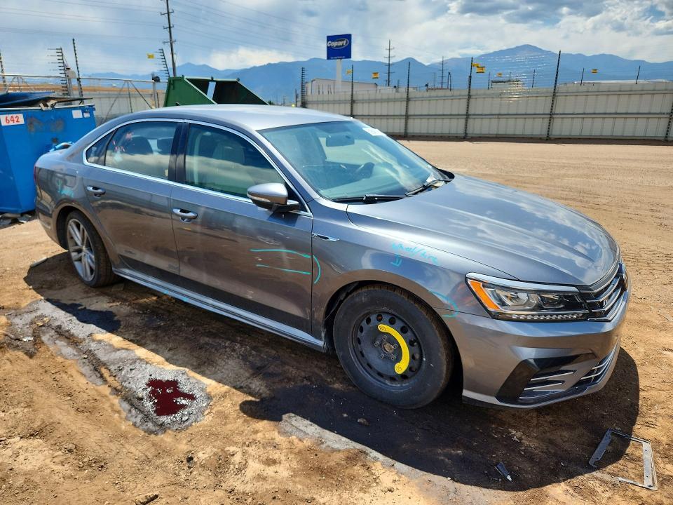 2017 VOLKSWAGEN PASSAT R-LINE — Фото 4 из 12