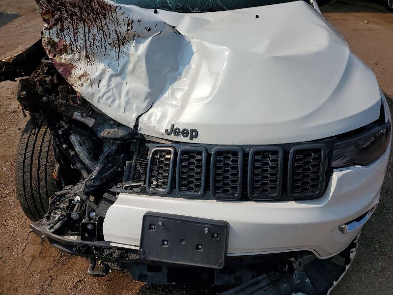 2017 JEEP GRAND CHEROKEE OVERLAND — Фото 12 из 13