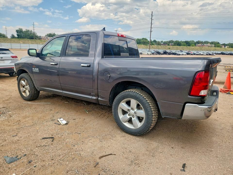 2017 RAM 1500 SLT — Фото 2 из 13