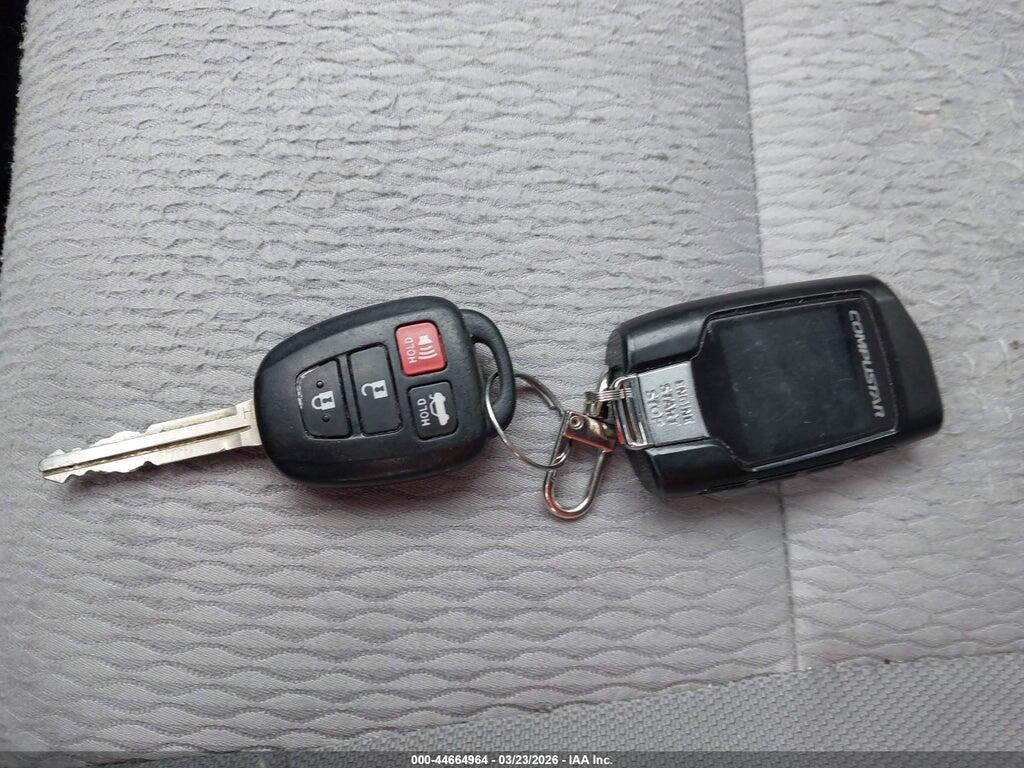 2T1BURHE6FC371101 2015 TOYOTA COROLLA photo no. 11