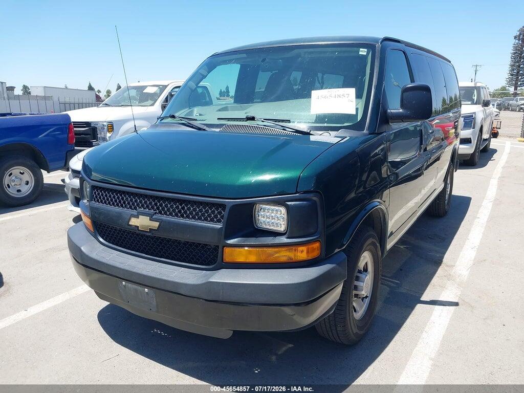 1GAWGPFF7F1282773 2015 CHEVROLET EXPRESS 2500 photo no. 2