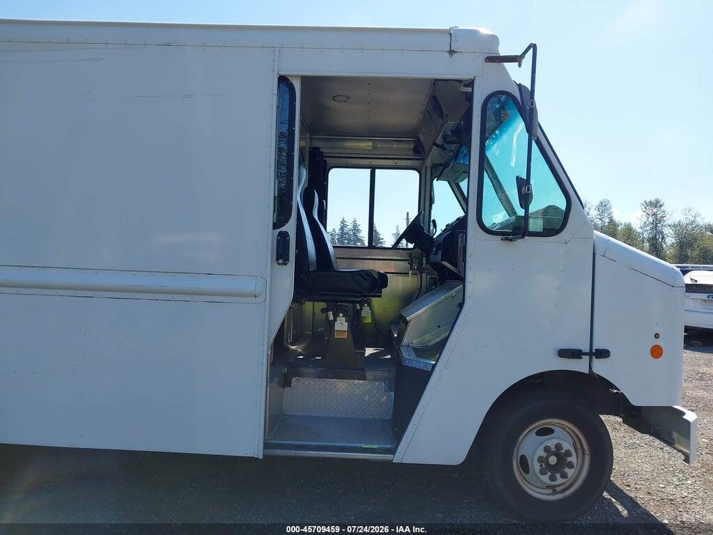 1FC3E3KL6GDC18003 2016 FORD E-350 STRIPPED photo no. 5