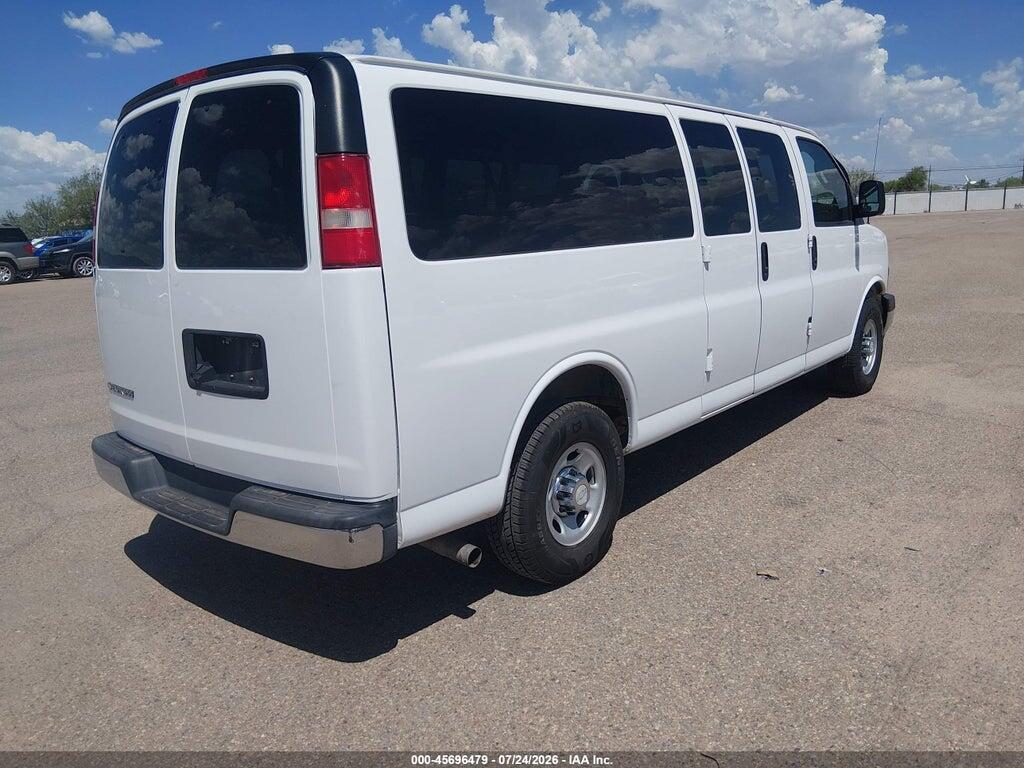 1GAZGPFF8H1225689 2017 CHEVROLET EXPRESS 3500 photo no. 4