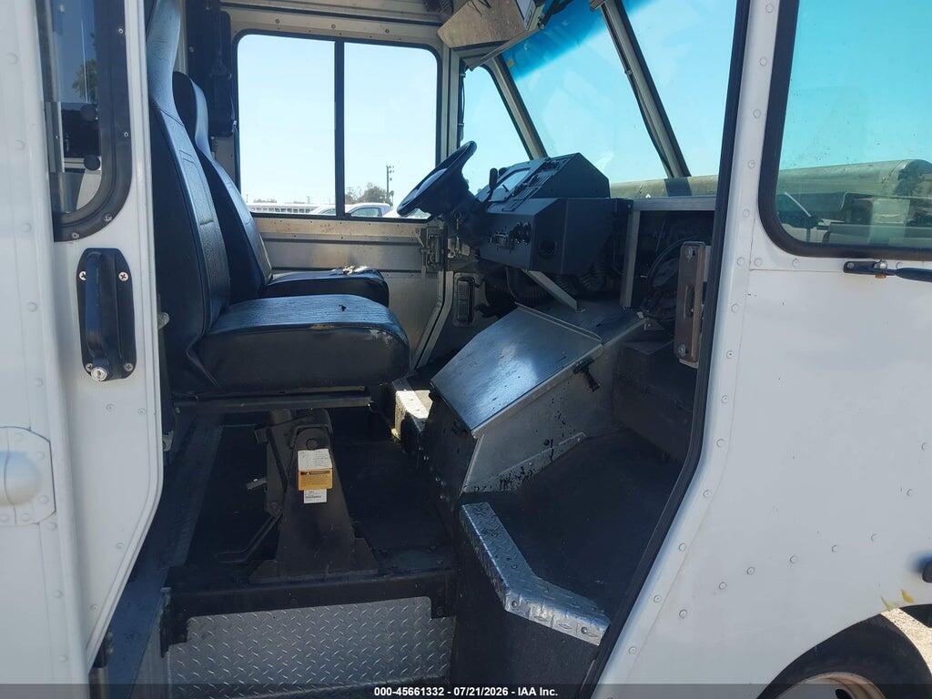 1FC3E3KS5HDC66469 2017 FORD E-350 STRIPPED photo no. 5