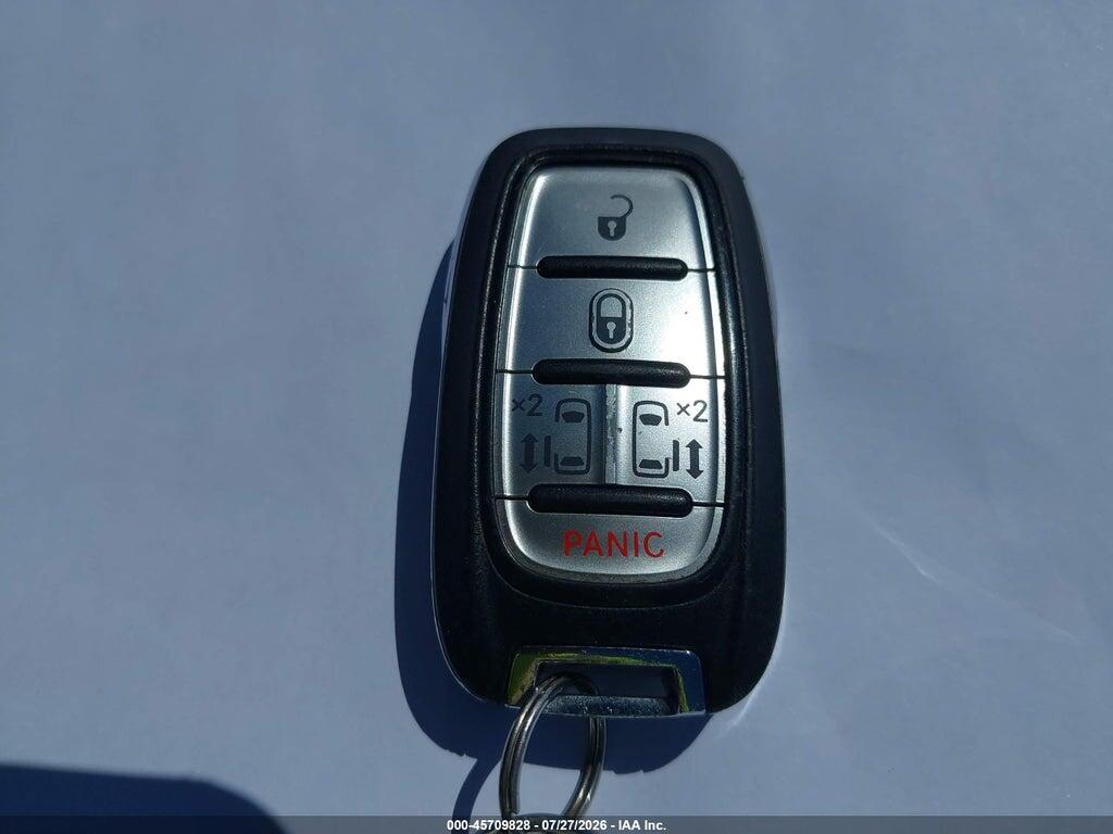 2C4RC1H73HR836196 2017 CHRYSLER PACIFICA HYBRID photo no. 11