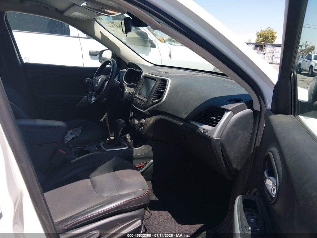 1C4PJMBB7HD225053 2017 JEEP CHEROKEE photo no. 5