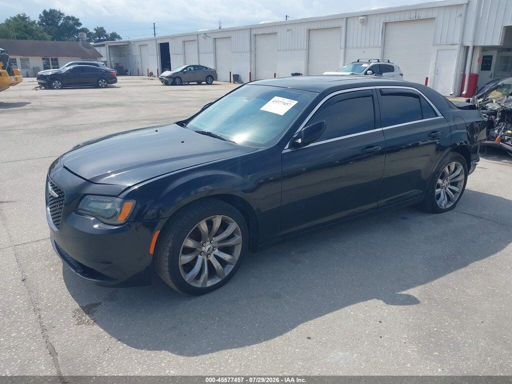 2C3CCAAG2JH154359 2018 CHRYSLER 300 photo no. 2