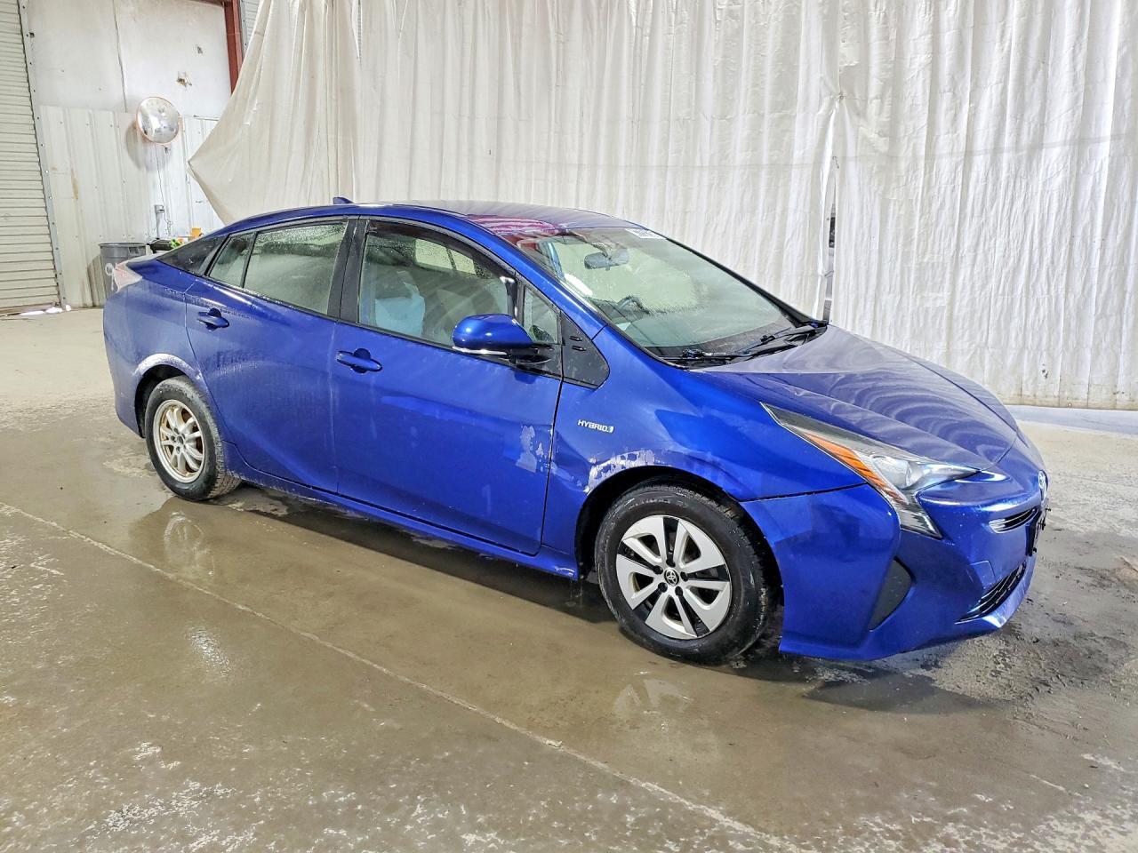 2016 TOYOTA PRIUS THREE- — Фото 4 из 12