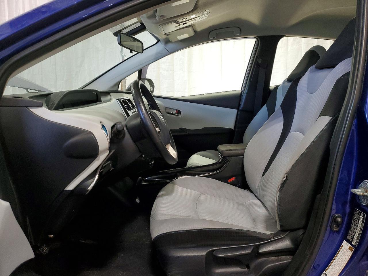 2016 TOYOTA PRIUS THREE- — Фото 7 из 12