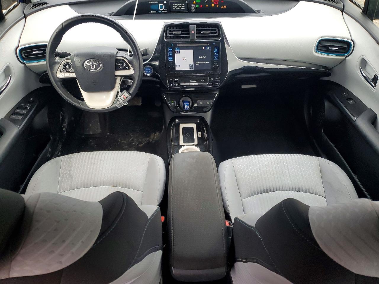 2016 TOYOTA PRIUS THREE- — Фото 8 из 12