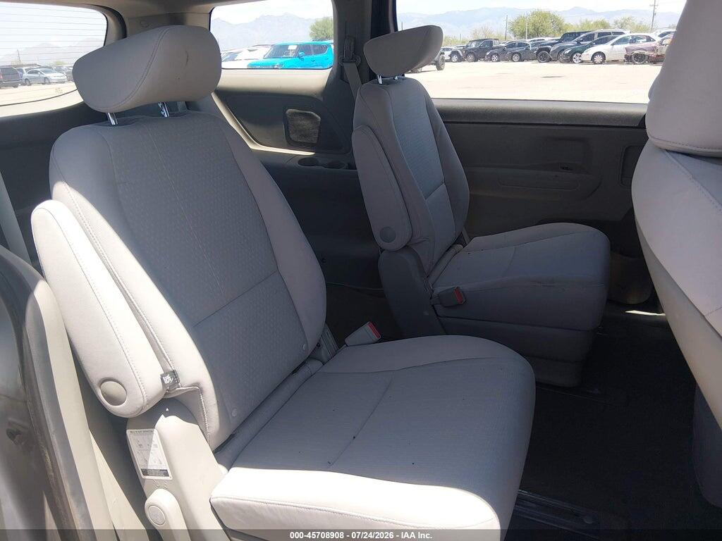KNDMA5C10J6404902 2018 KIA SEDONA photo no. 8