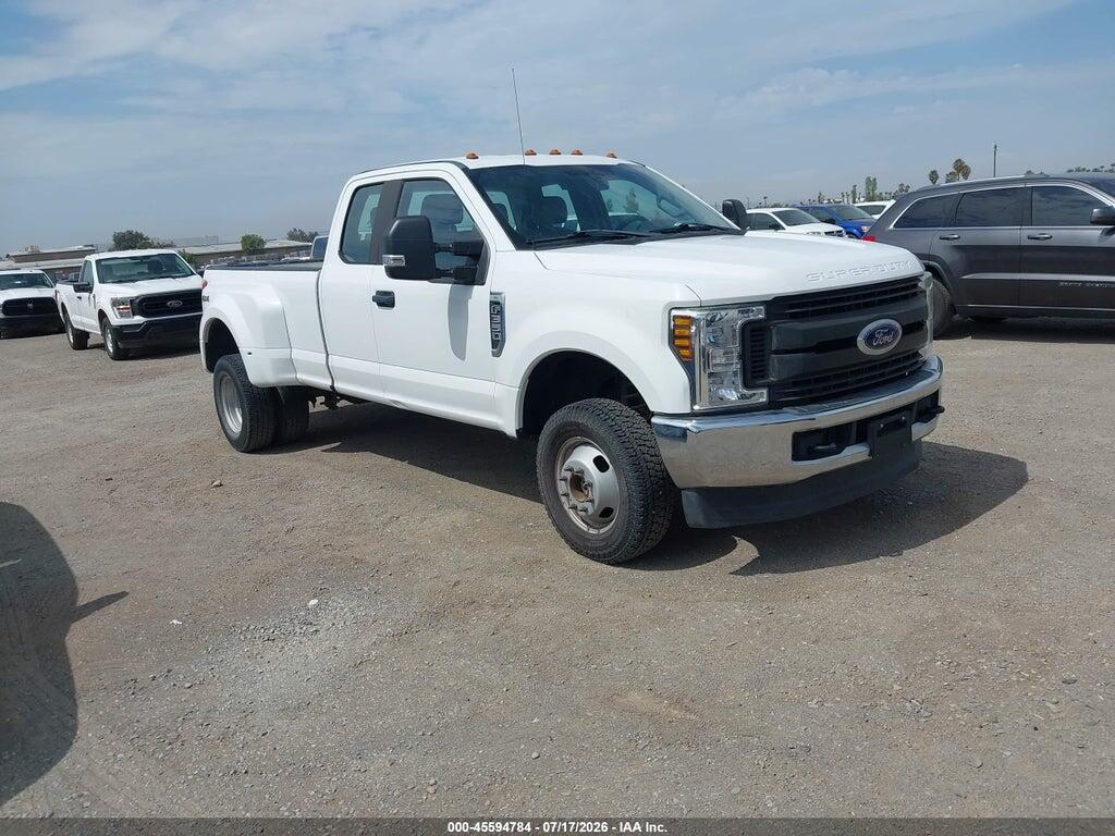 1FT8X3D68JEC84142 2018 FORD F-350 photo no. 1