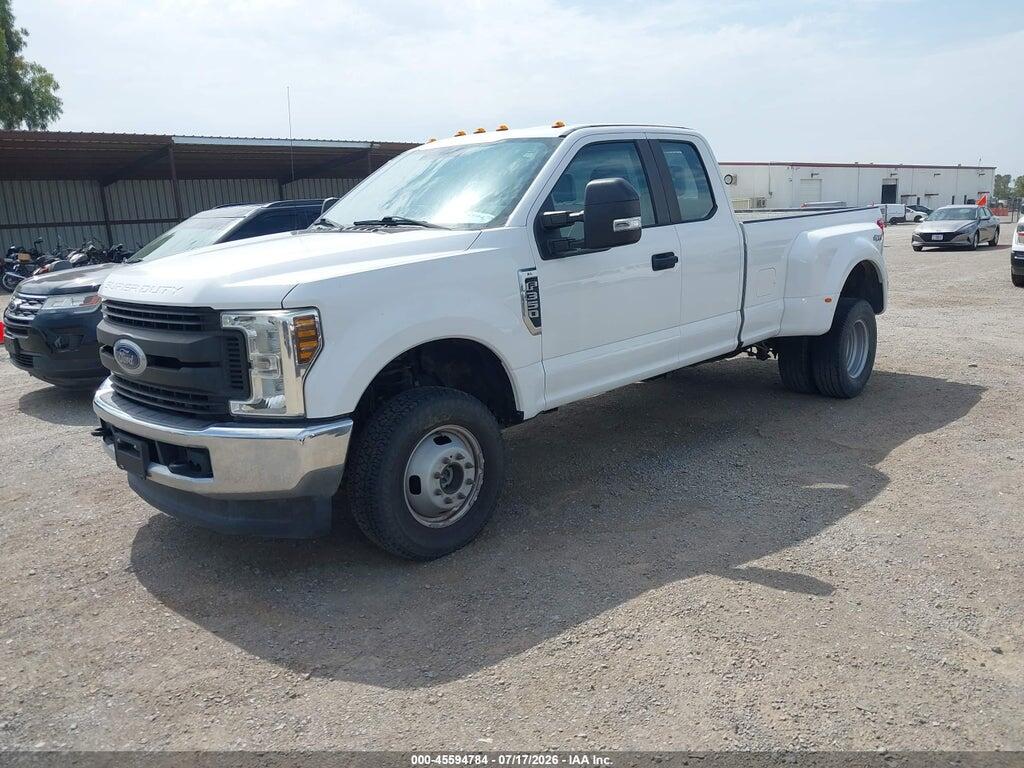 1FT8X3D68JEC84142 2018 FORD F-350 photo no. 2