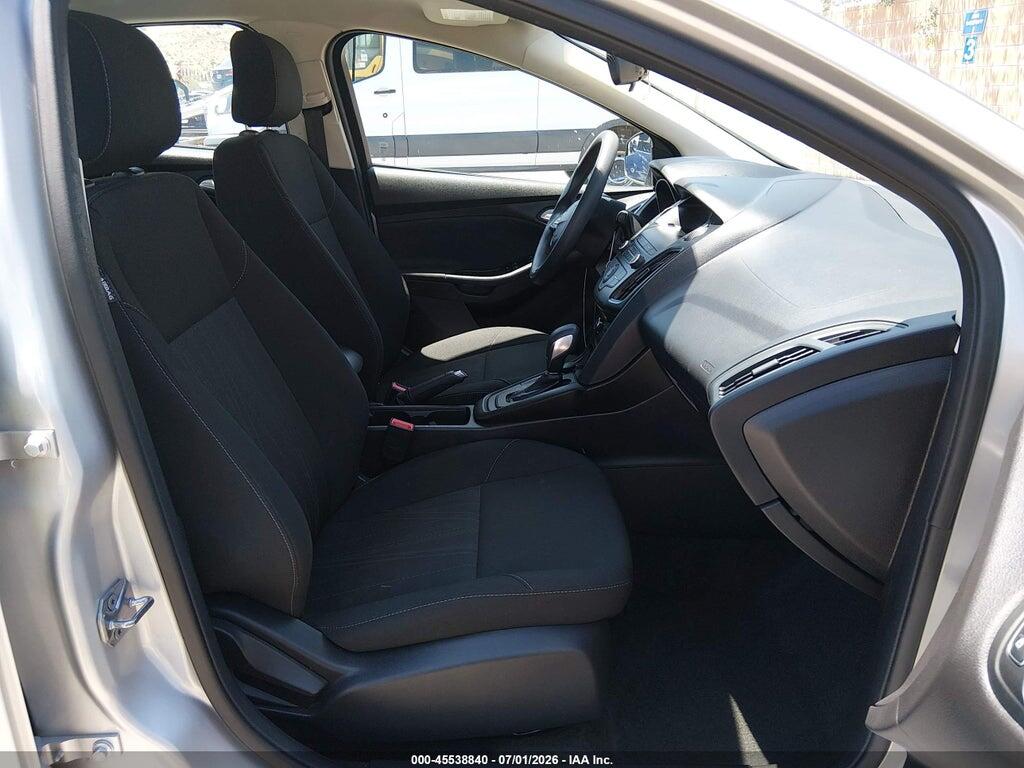 1FADP3F22JL328565 2018 FORD FOCUS photo no. 5