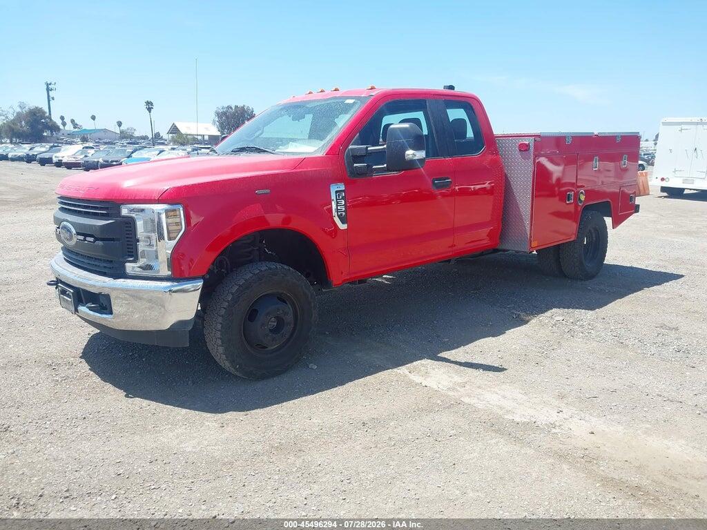 1FT8X3D62JEC69989 2018 FORD F-350 photo no. 2