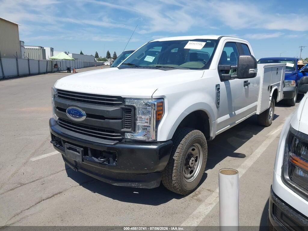 1FD8X3B60JEC69777 2018 FORD F-350 photo no. 2