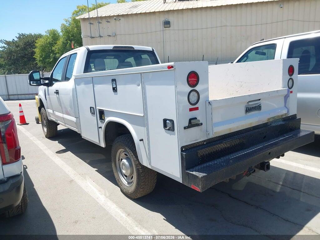 1FD8X3B60JEC69777 2018 FORD F-350 photo no. 3