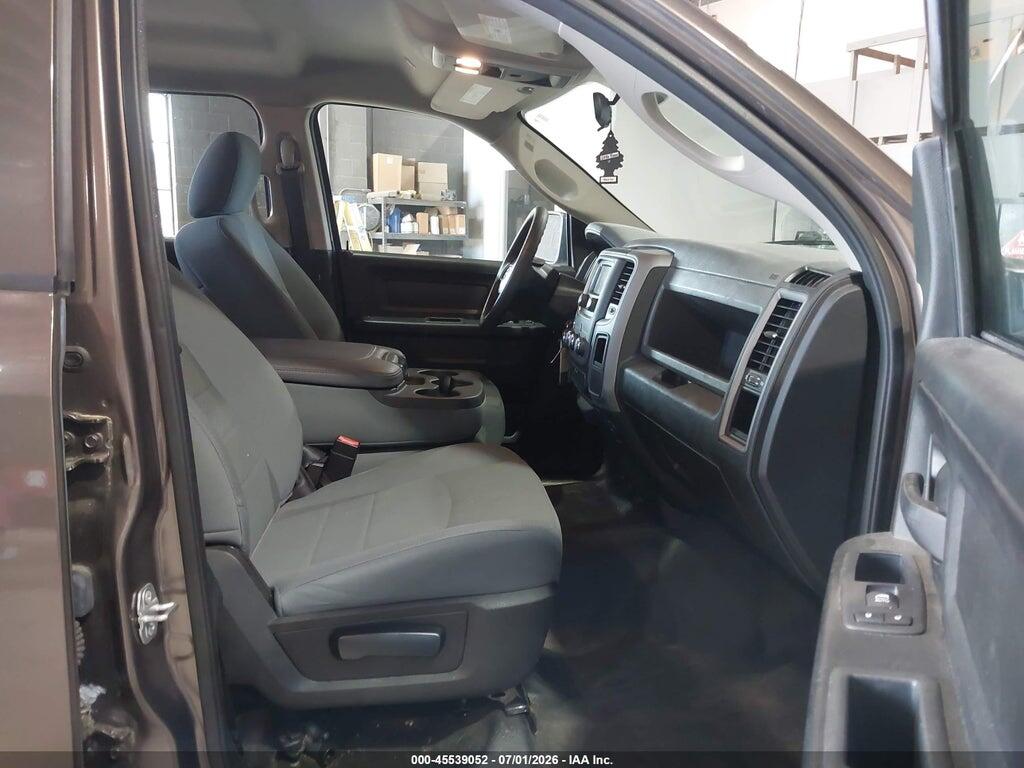1C6RR7KG4KS626133 2019 RAM 1500 CLASSIC photo no. 5