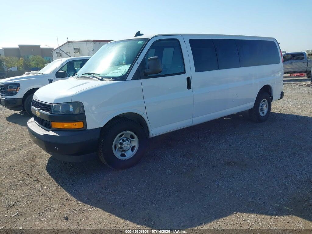 1GAZGNFG2K1328885 2019 CHEVROLET EXPRESS 3500 photo no. 2