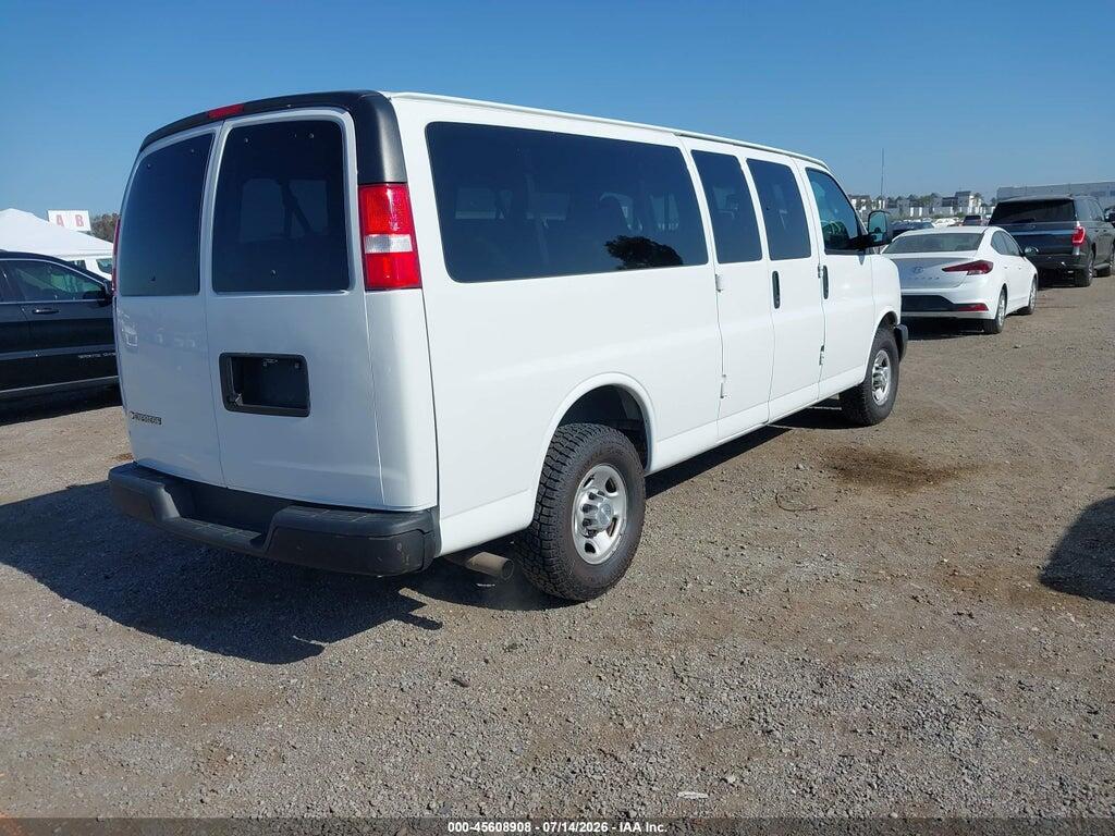 1GAZGNFG2K1328885 2019 CHEVROLET EXPRESS 3500 photo no. 4