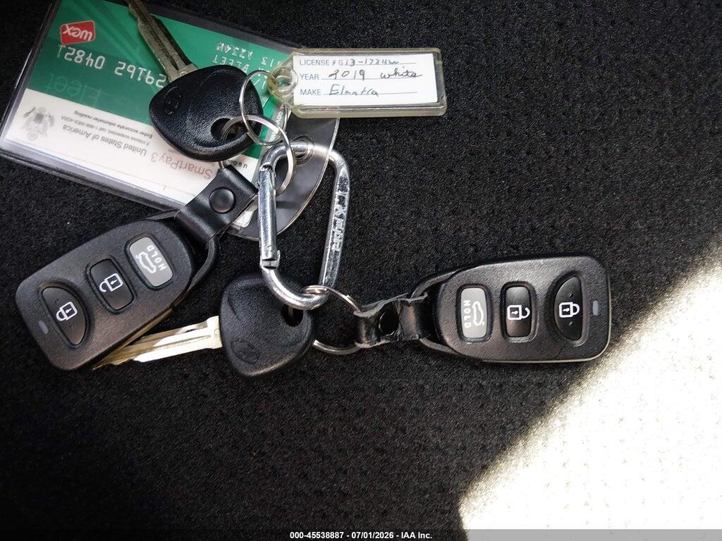 5NPD74LF5KH479946 2019 HYUNDAI ELANTRA photo no. 11