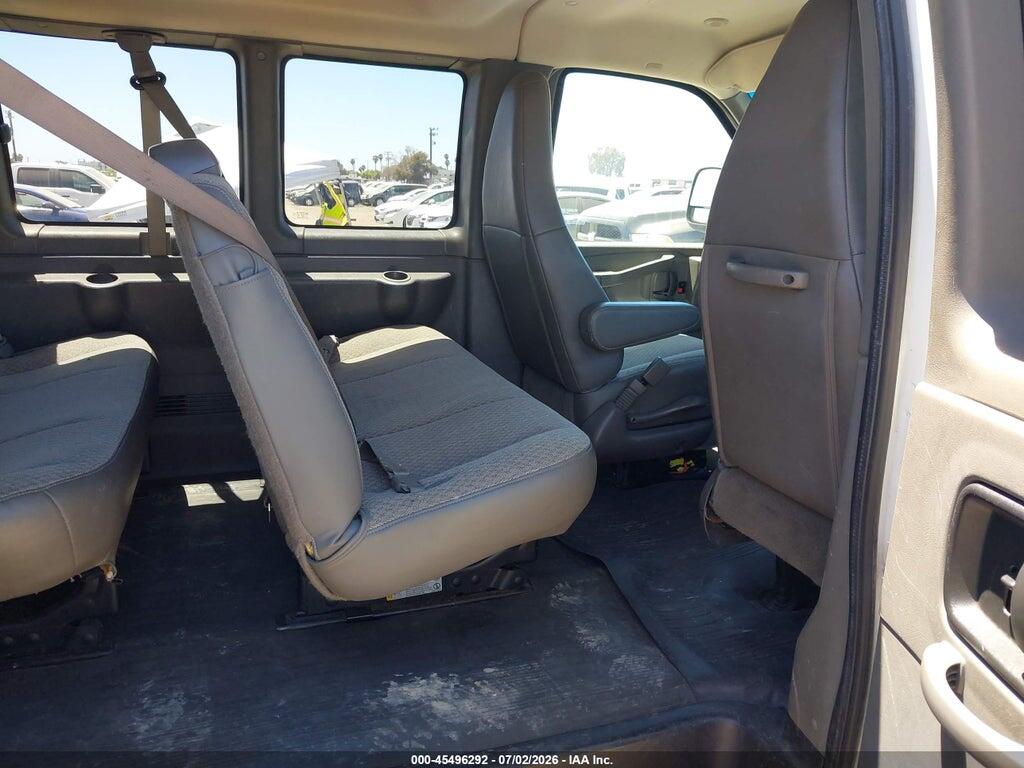 1GAWGEFG8K1290016 2019 CHEVROLET EXPRESS 2500 photo no. 8