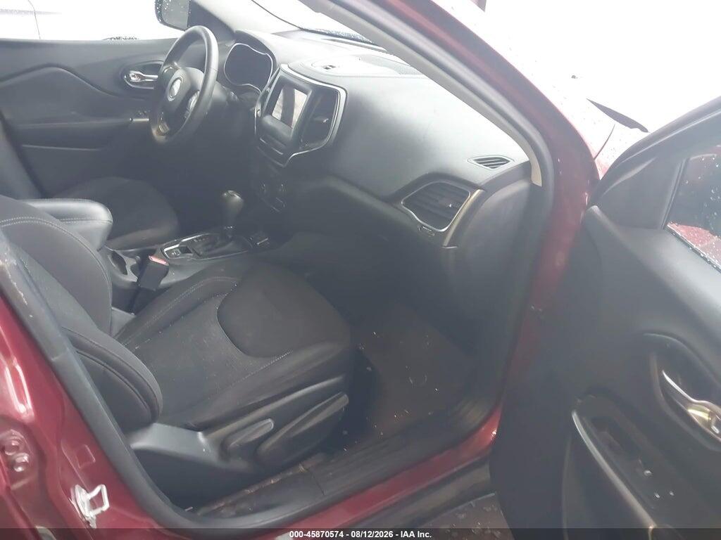 1C4PJLCB6KD222113 2019 JEEP CHEROKEE photo no. 5