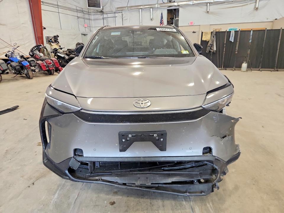 2025 TOYOTA BZ4X XLE — Фото 5 из 14