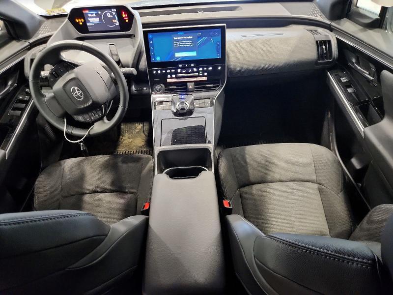 2025 TOYOTA BZ4X XLE — Фото 8 из 14