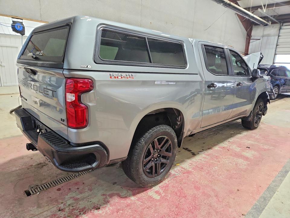 2025 CHEVROLET SILVERADO K1500 LT TRAIL BOSS — Фото 3 из 12
