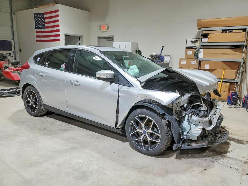 1FADP3M29HL302090 2017 FORD FOCUS photo no. 4