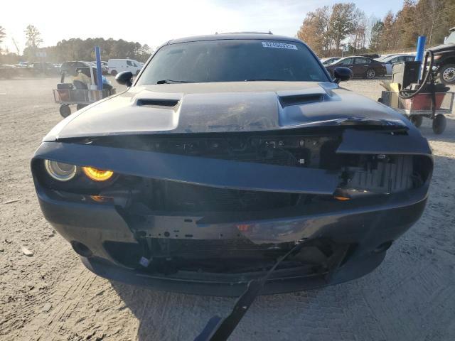 2017 DODGE CHALLENGER SXT — Фото 5 из 12