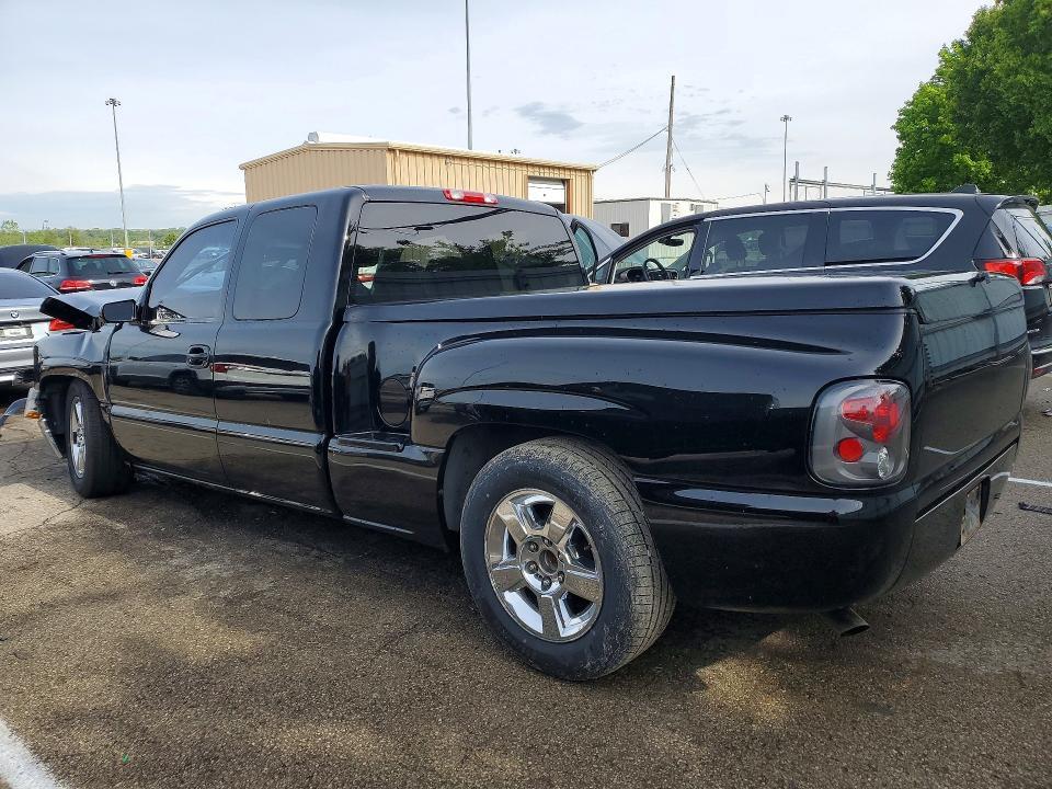 2GCEC19T7Y1121026 2000 CHEVROLET SILVERADO photo no. 2
