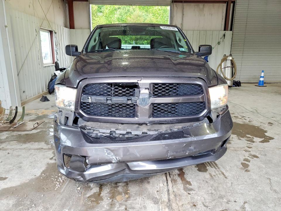 2015 RAM 1500 ST — Фото 5 из 12