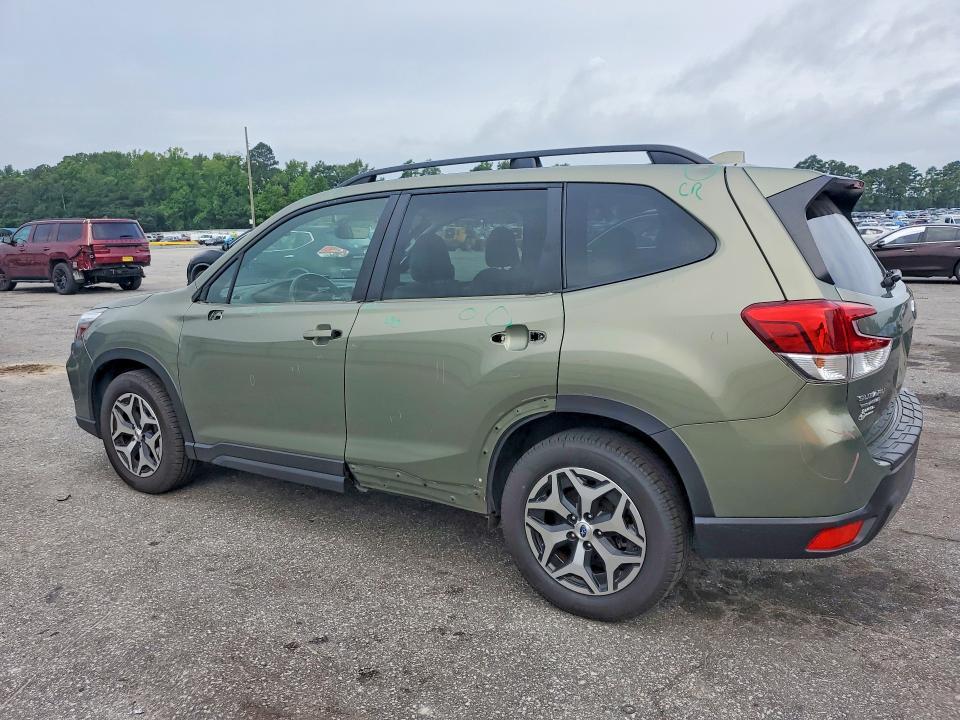 2020 SUBARU FORESTER PREMIUM — Фото 2 из 13