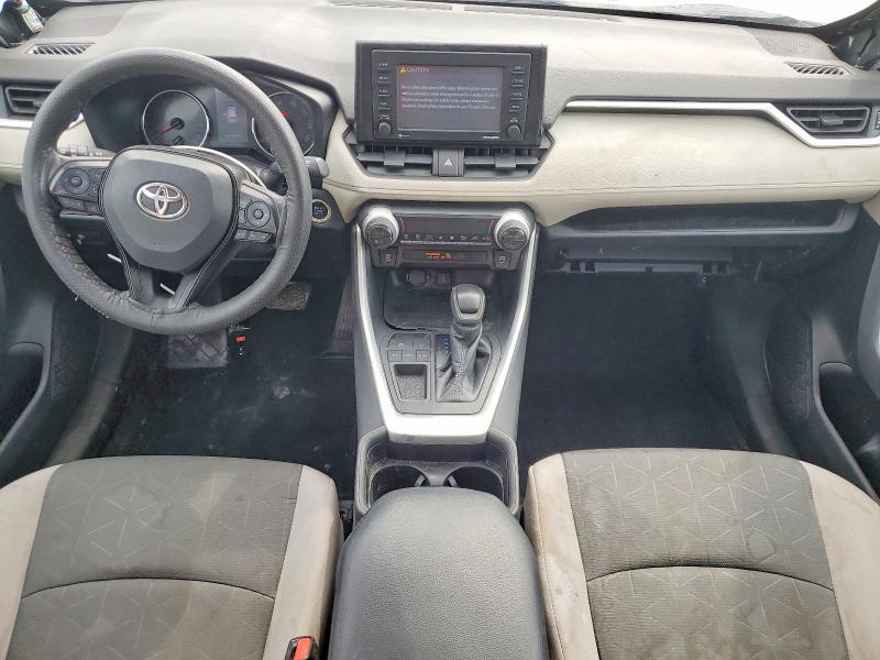 2021 TOYOTA RAV4 XLE — Фото 8 из 14