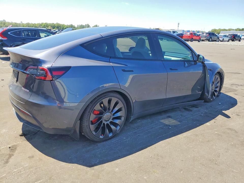 2023 TESLA MODEL Y — Фото 3 из 12