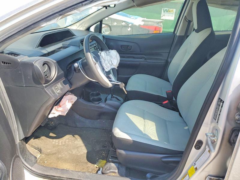 2016 TOYOTA PRIUS C — Фото 7 из 12