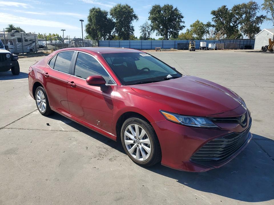 2018 TOYOTA CAMRY LE — Фото 4 из 12