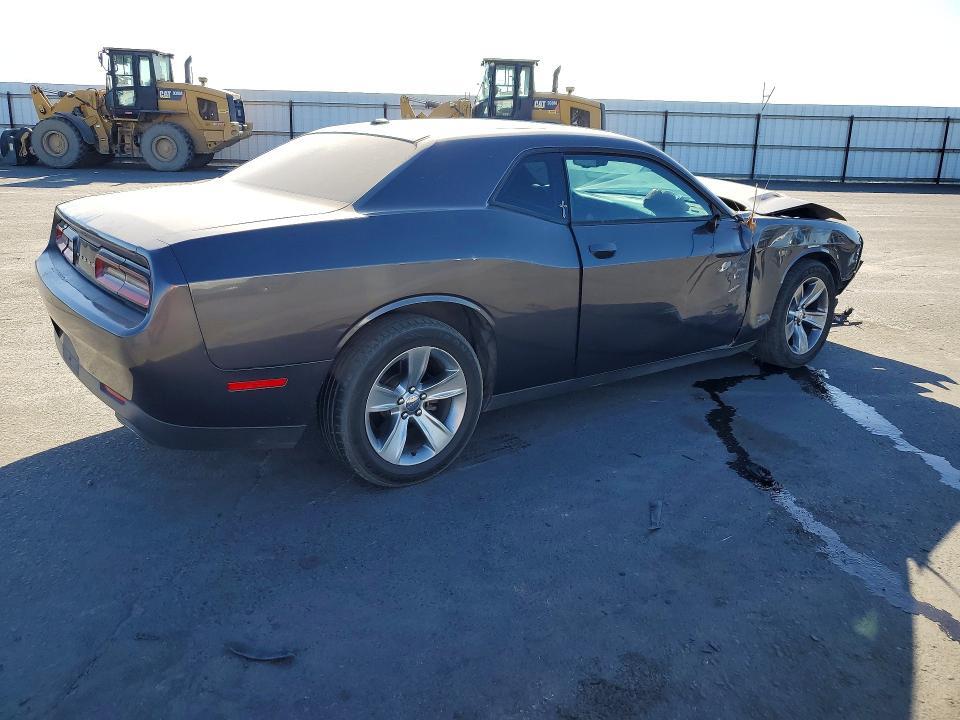 2016 DODGE CHALLENGER SXT — Фото 3 из 13