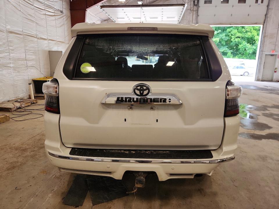 2015 TOYOTA 4RUNNER — Фото 6 из 13