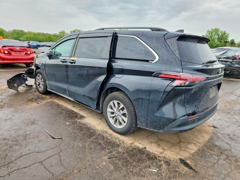 2022 TOYOTA SIENNA LE — Фото 2 из 14