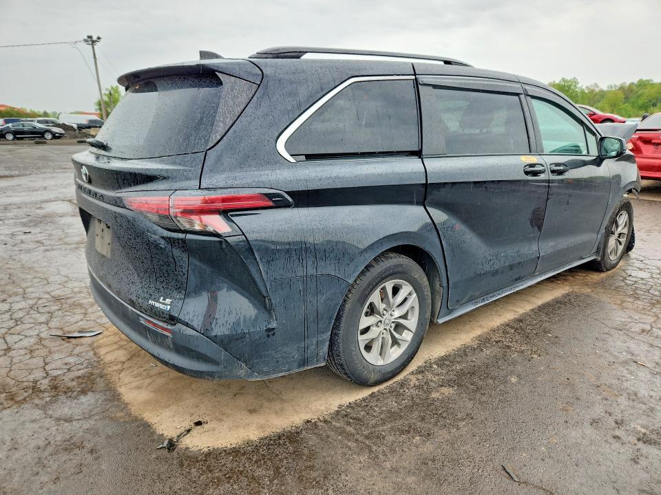 2022 TOYOTA SIENNA LE — Фото 3 из 14