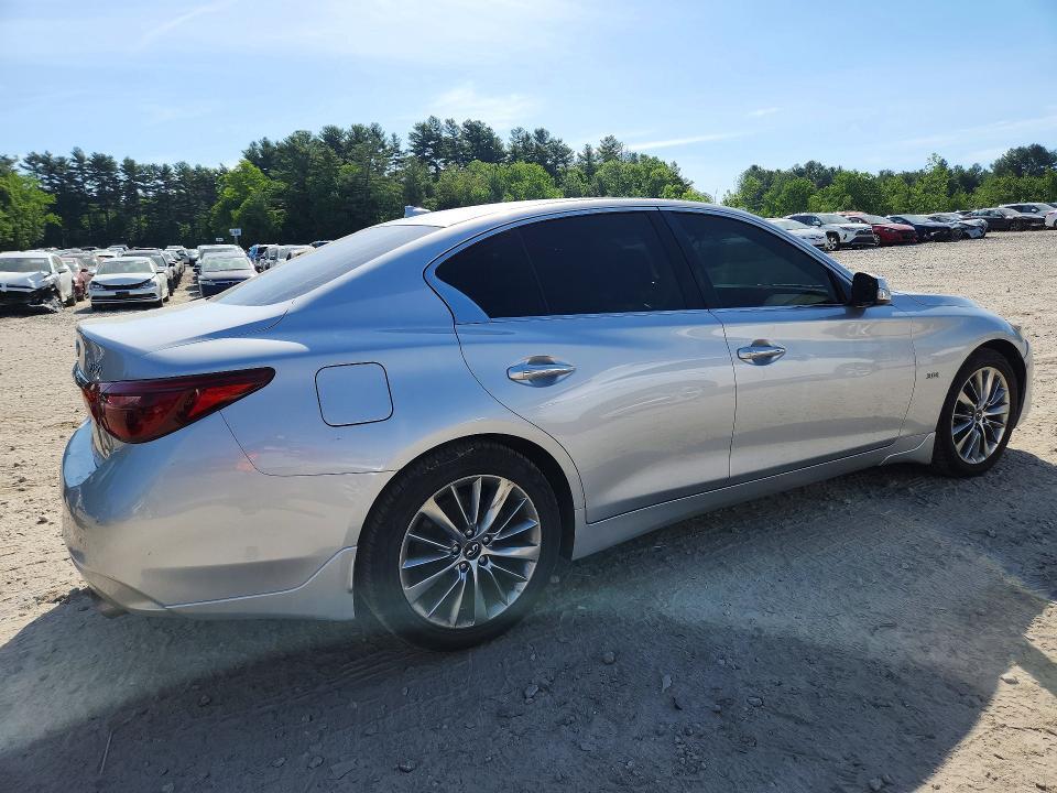2018 INFINITI Q50 3.0T LUXE — Фото 3 из 12