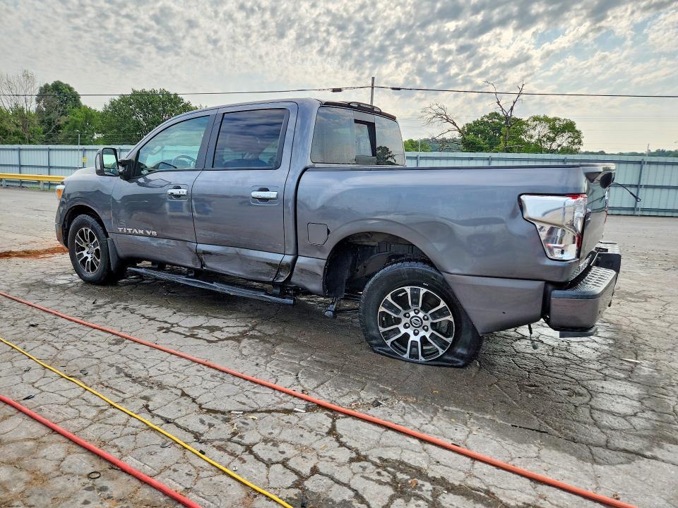 2020 NISSAN TITAN SV — Фото 2 из 12