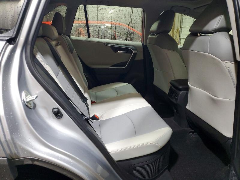 2019 TOYOTA RAV4 LIMITED — Фото 11 из 14