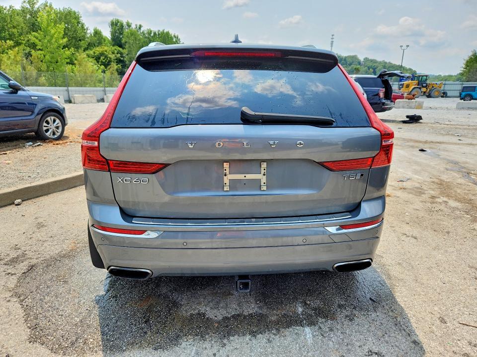 2018 VOLVO XC60 T5 INSCRIPTION — Фото 6 из 14